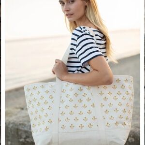 Marea Flower Weekender Canvas Bag